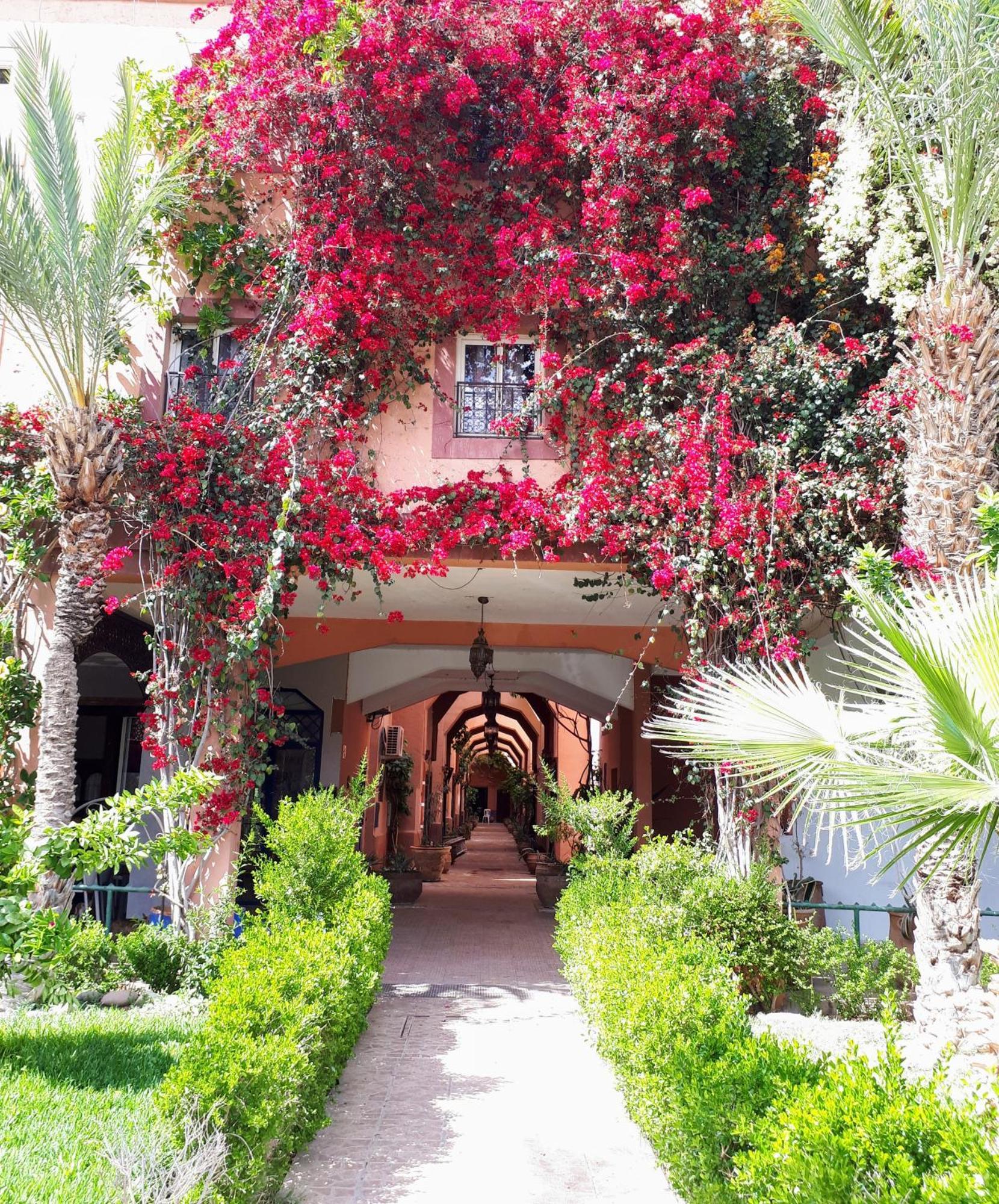 Riad With 3 Swimming Pools Марракеш Экстерьер фото